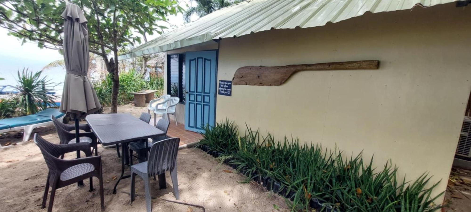 Ravenala Beach Bungalows Moalboal Exterior photo