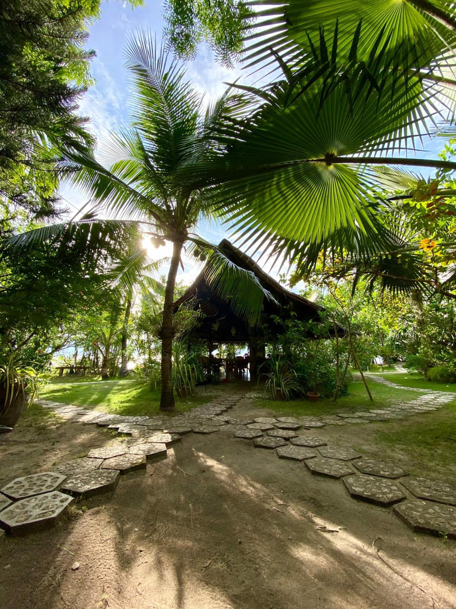 Ravenala Beach Bungalows Moalboal Exterior photo