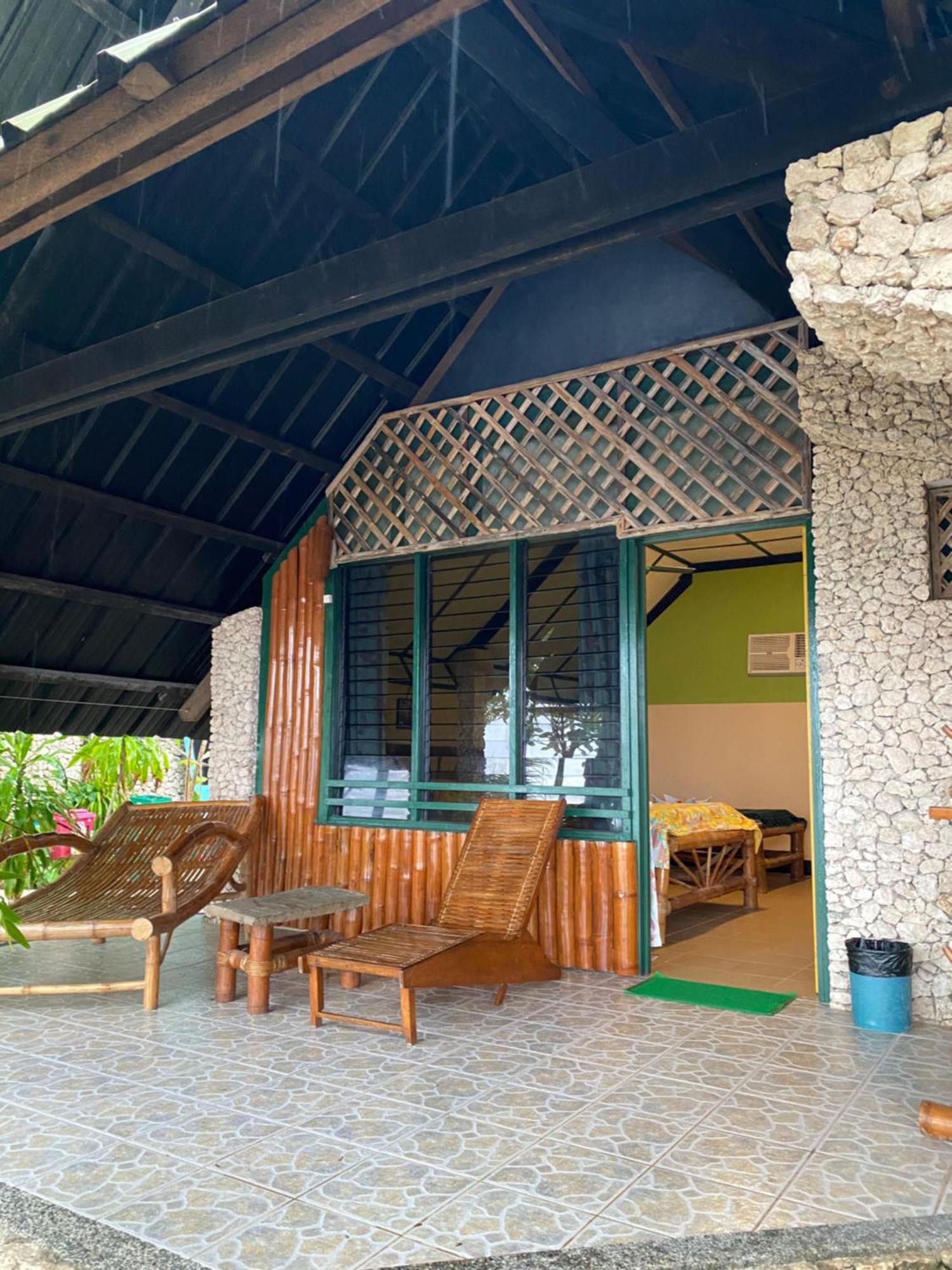 Ravenala Beach Bungalows Moalboal Exterior photo