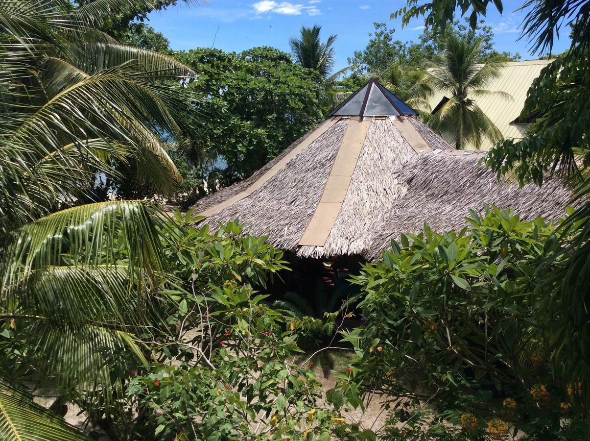 Ravenala Beach Bungalows Moalboal Exterior photo