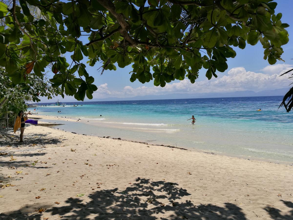 Ravenala Beach Bungalows Moalboal Exterior photo