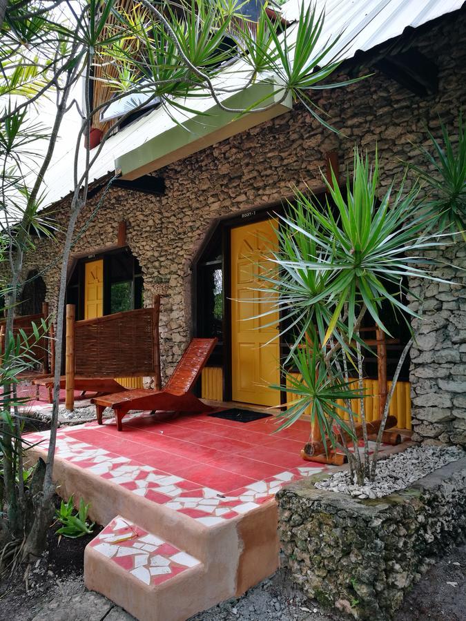 Ravenala Beach Bungalows Moalboal Exterior photo